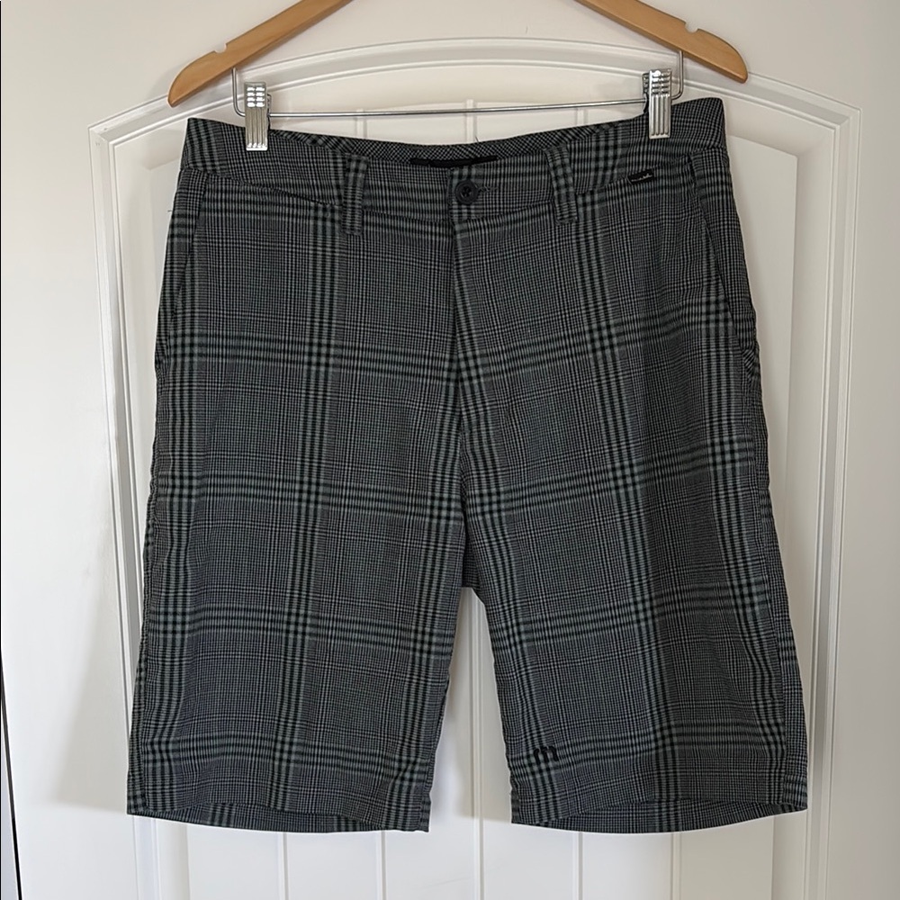 Travis Mathew Black‎ Green Plaid Performance Stretch Golf Shorts Mens Size 32